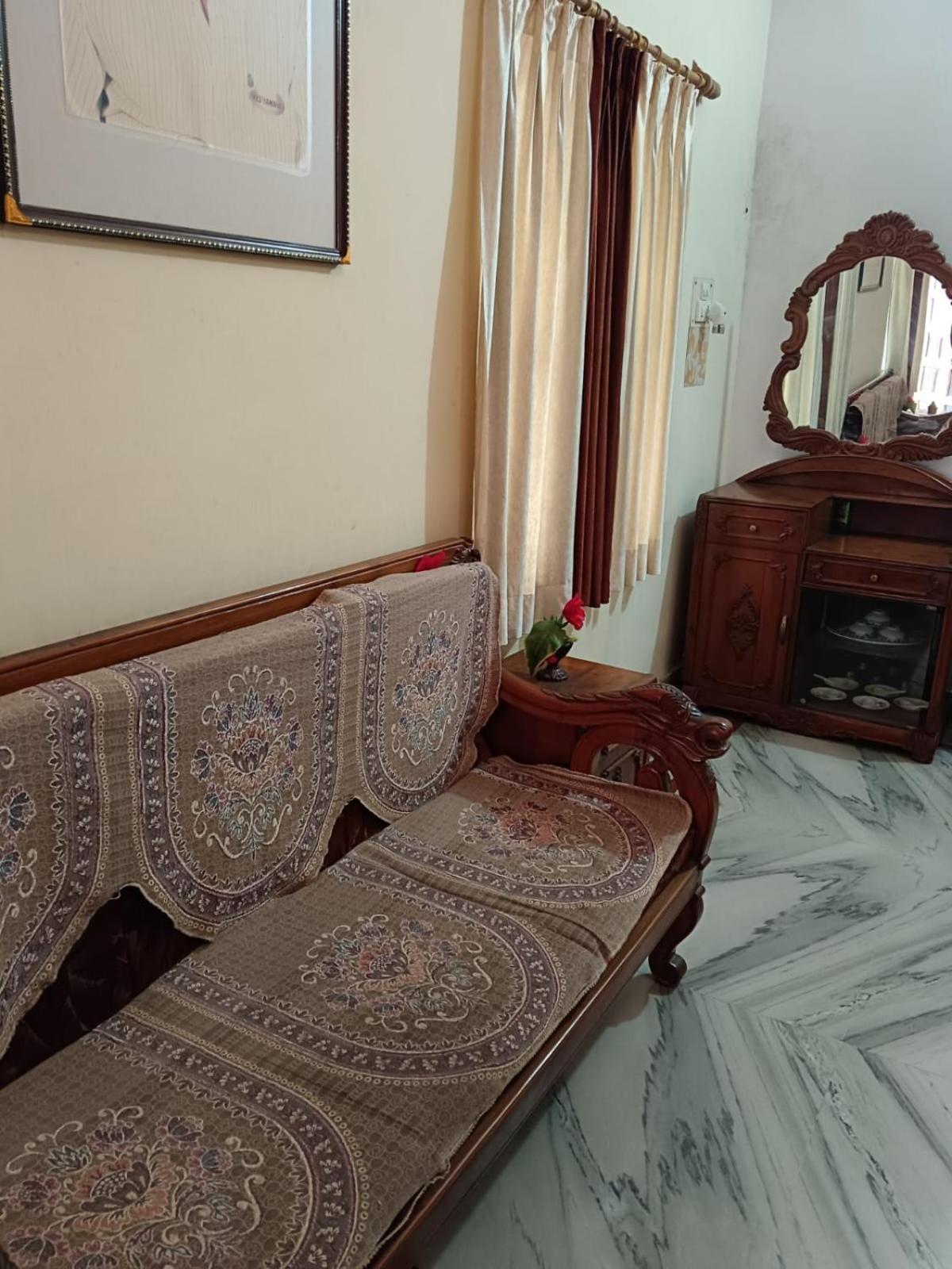 Kusum Palace Varanasi Ngoại thất bức ảnh